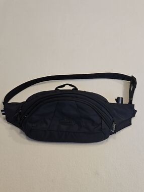 Pacsafe 100 G11 Anti-theft Hip Pack